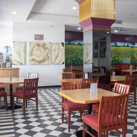 Ramada Hola Culiacan Exterior photo