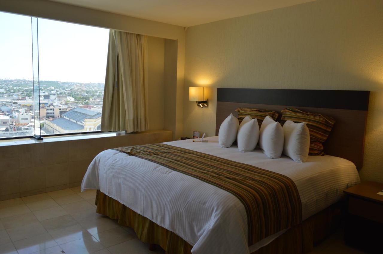 Ramada Hola Culiacan Exterior photo