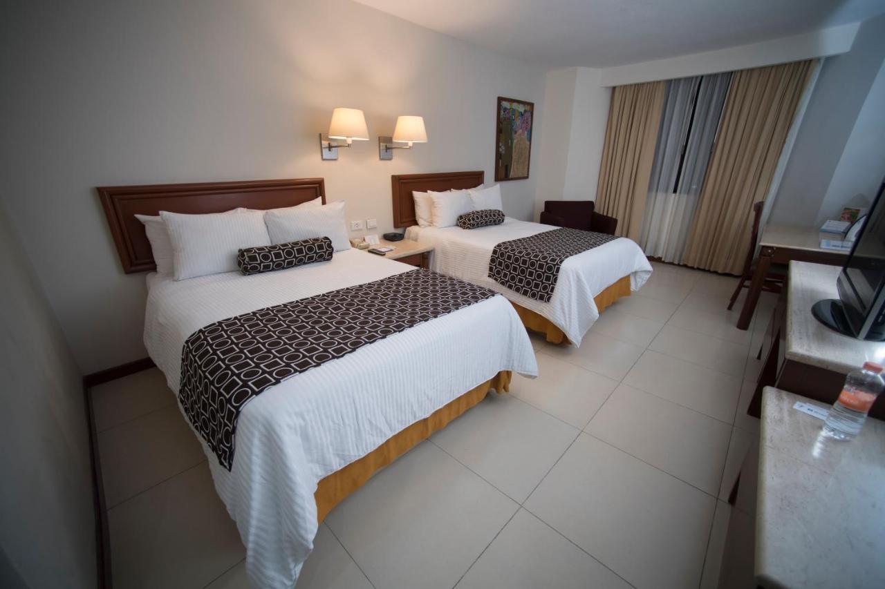 Ramada Hola Culiacan Exterior photo