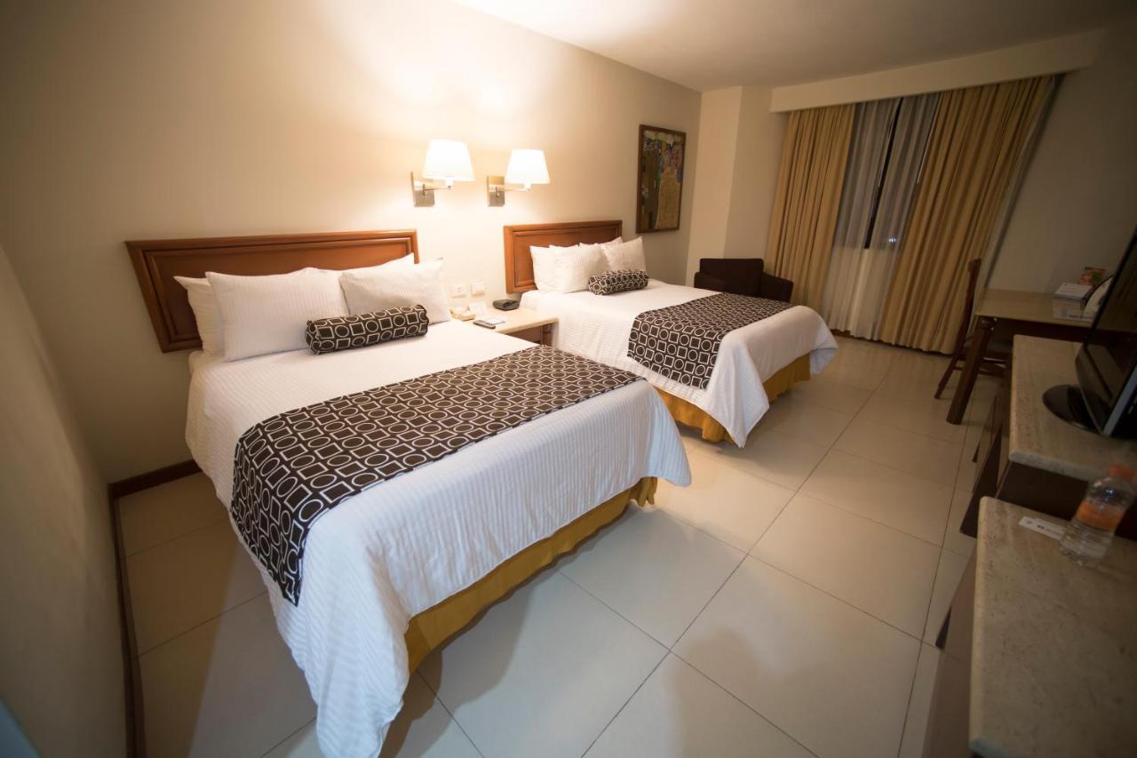 Ramada Hola Culiacan Exterior photo