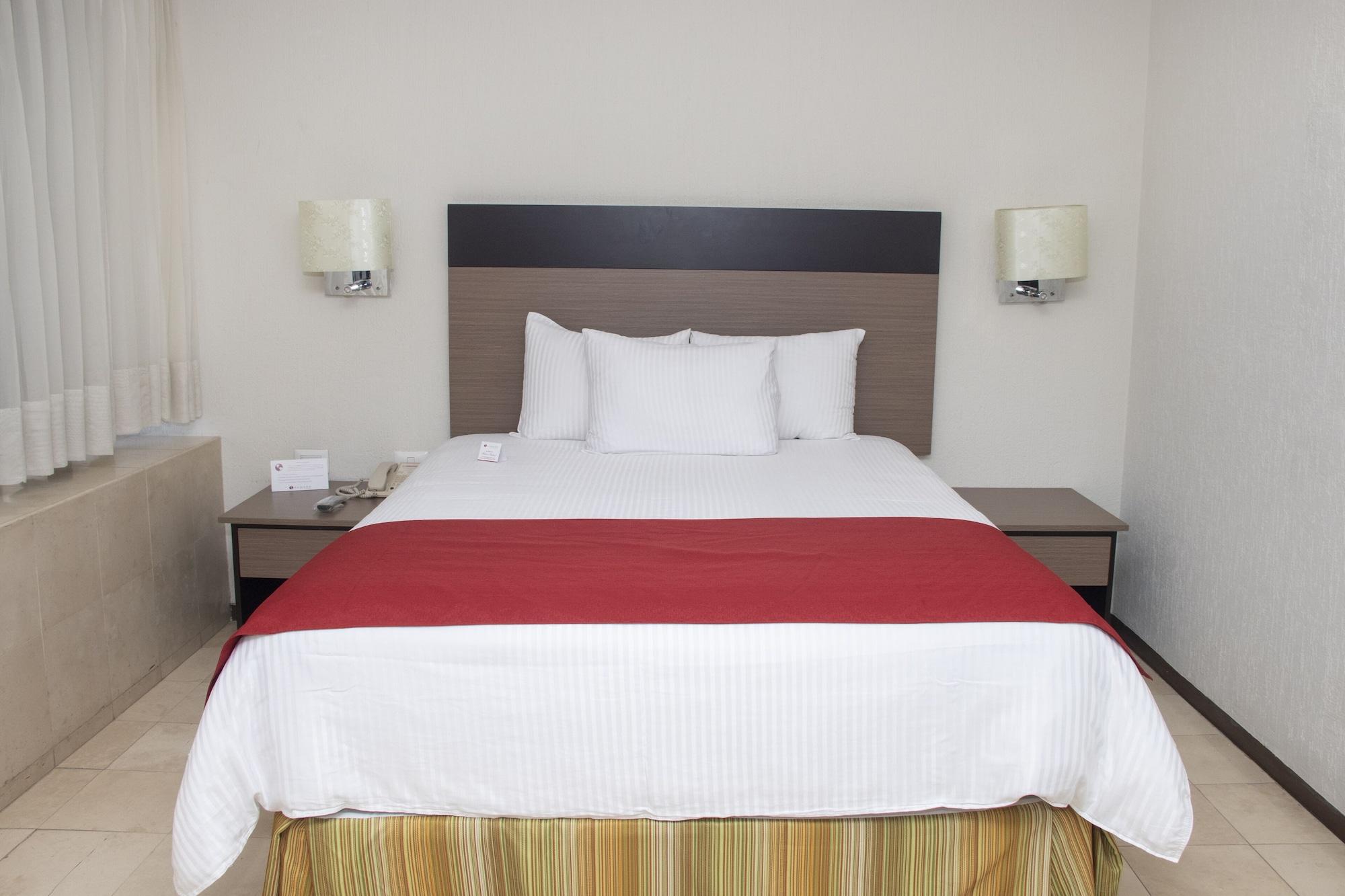 Ramada Hola Culiacan Exterior photo