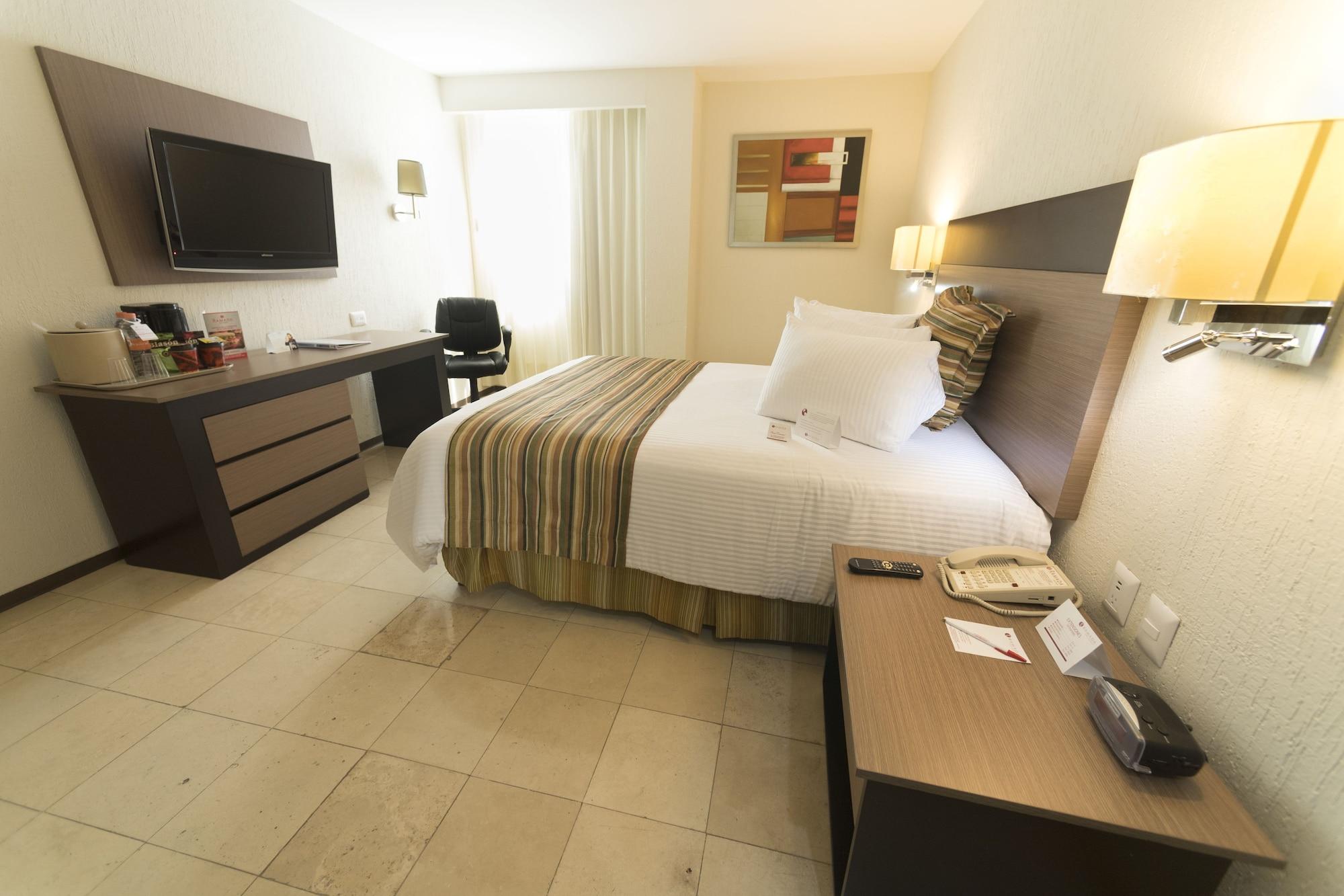 Ramada Hola Culiacan Exterior photo