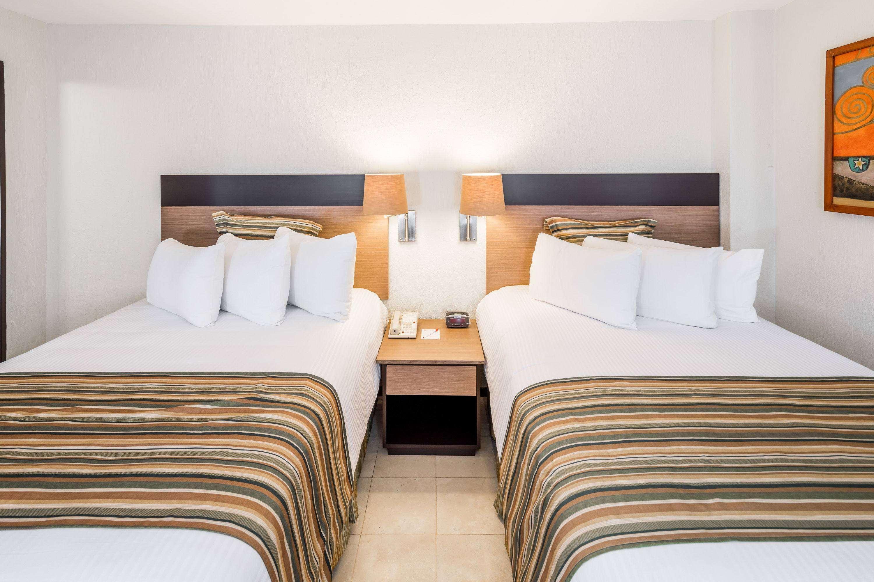 Ramada Hola Culiacan Exterior photo