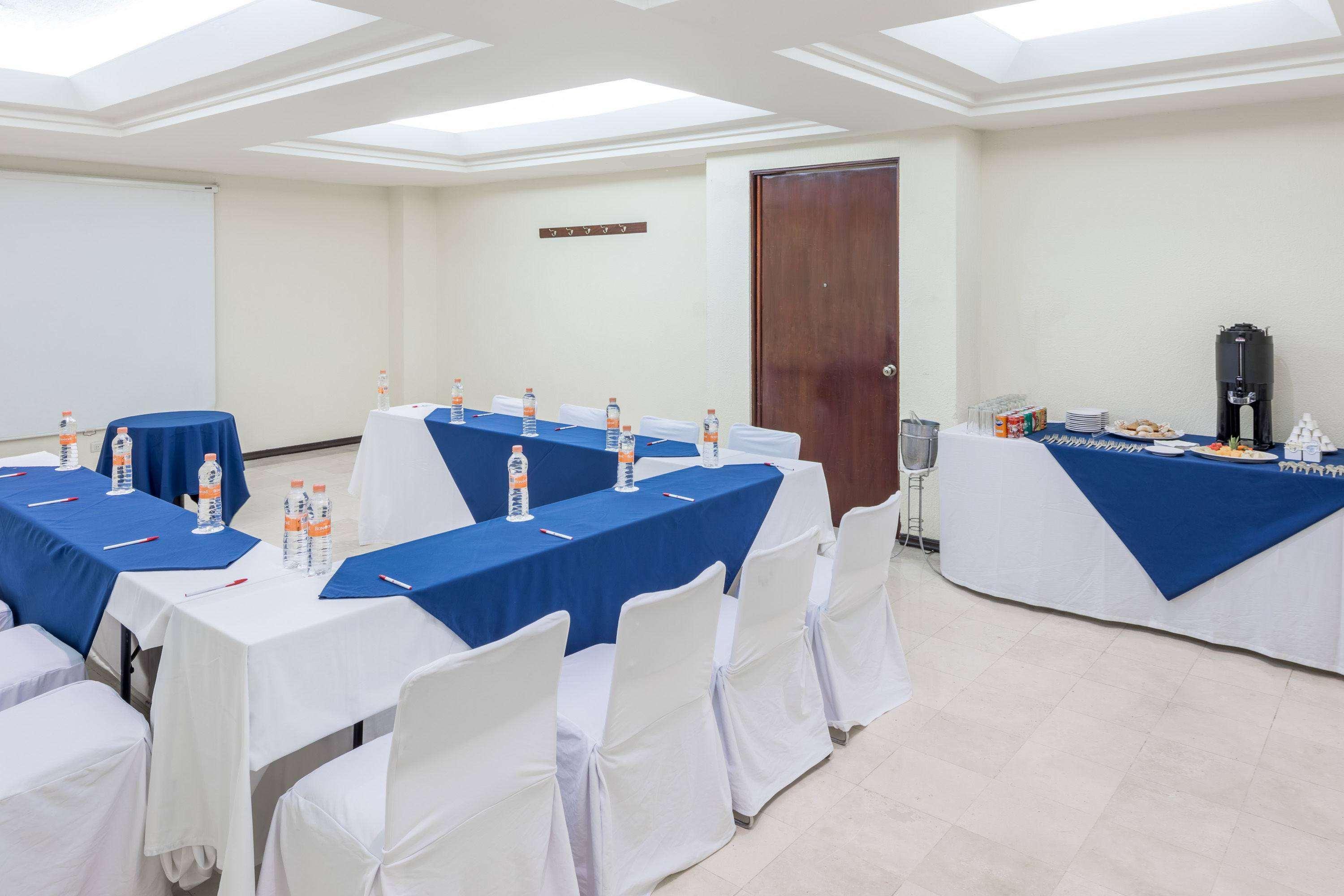 Ramada Hola Culiacan Exterior photo