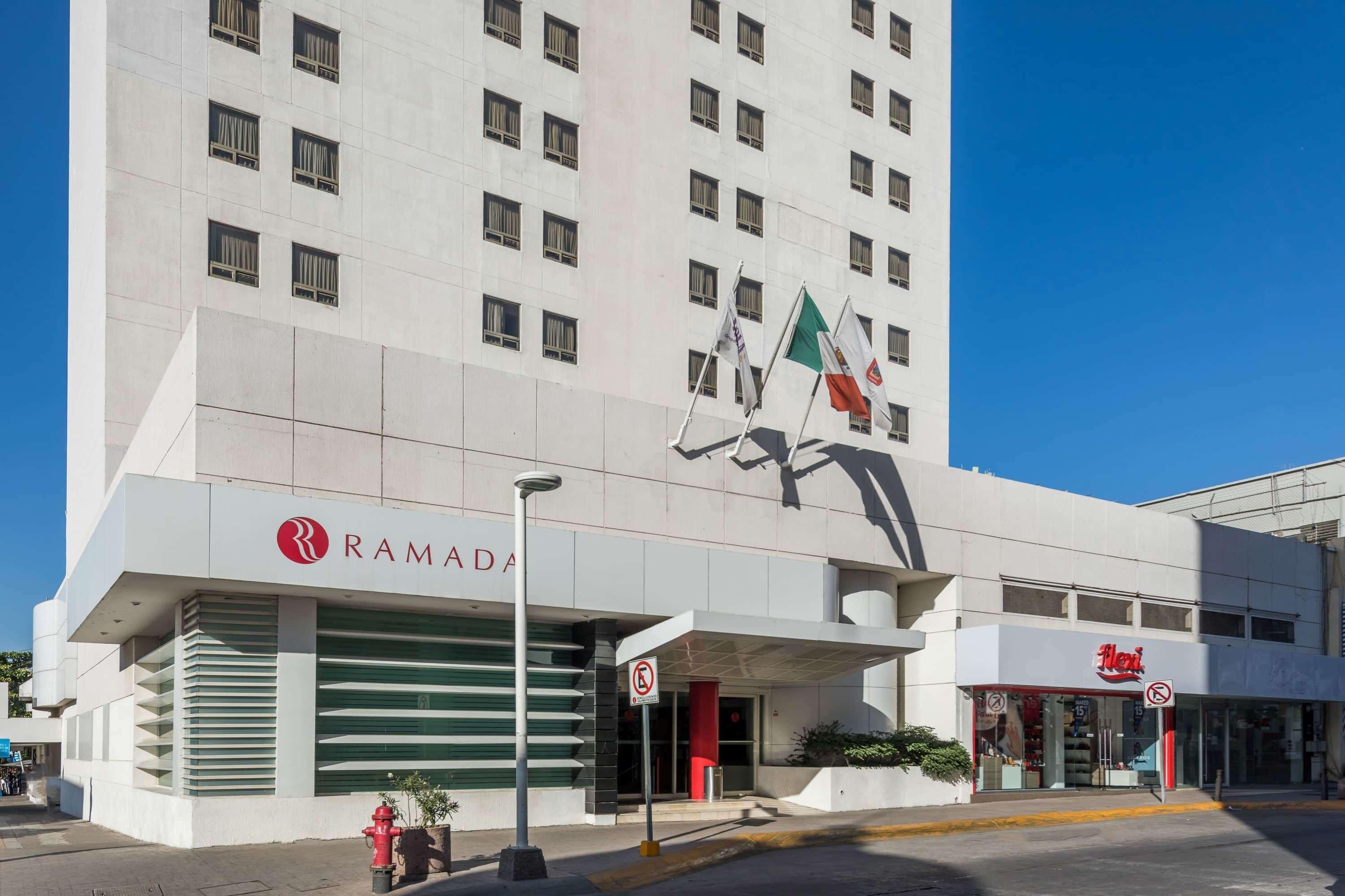 Ramada Hola Culiacan Exterior photo