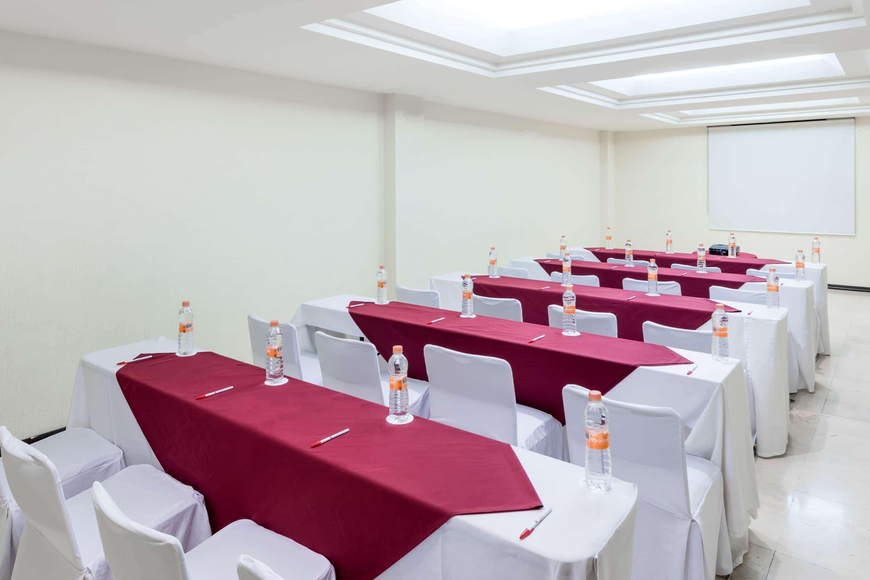 Ramada Hola Culiacan Exterior photo